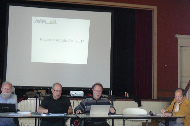 une partie du bureau de l'asso
