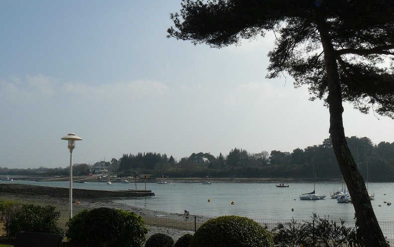 vue depuis le restaurant et la salle de réunion à conleau
